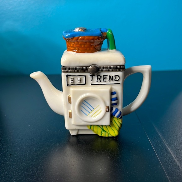 Vintage Storage & Organization Vintage Kitschy Washing Machine